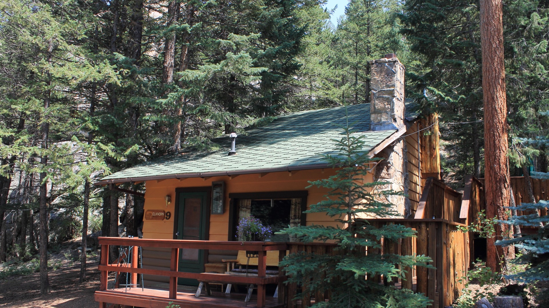 The Elkhorn Cabin Exterior